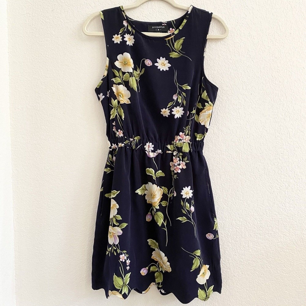Urban Outfitters ByCorpus Blue/Black Floral Scalloped Open Back Dress M Pockets‎